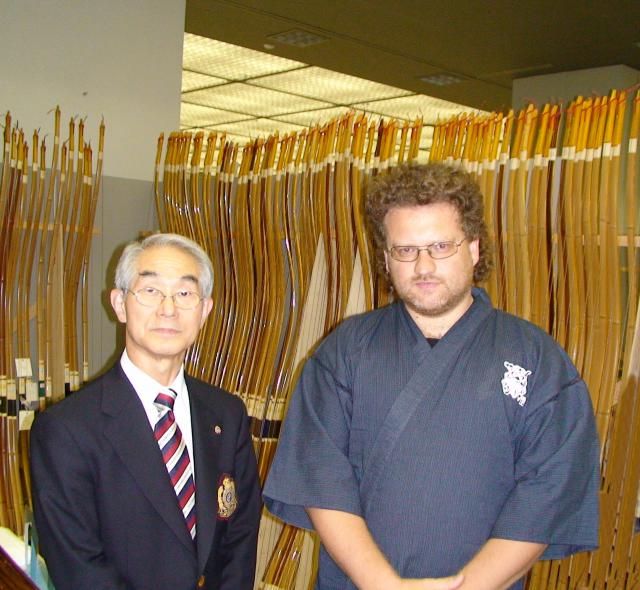 Ici avec Shihan Kyudo Masao Iijima (Tokyo, Budokan), 8e dan de Kyudo (Tokyo, Japon).